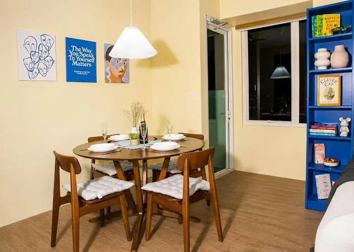 New 360 View Penthouse Near Alabang! 2b2b W Pool! Apartamento *