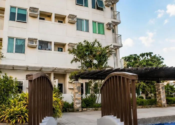 New 360 View Penthouse Near Alabang! 2b2b W Pool! Manila